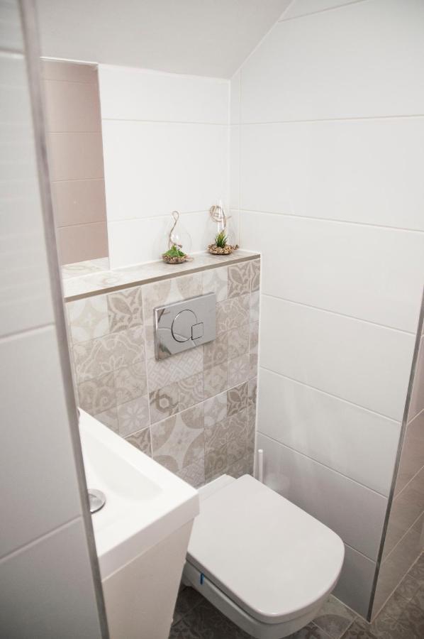 Underground Jacuzzi Rooms Краков Экстерьер фото
