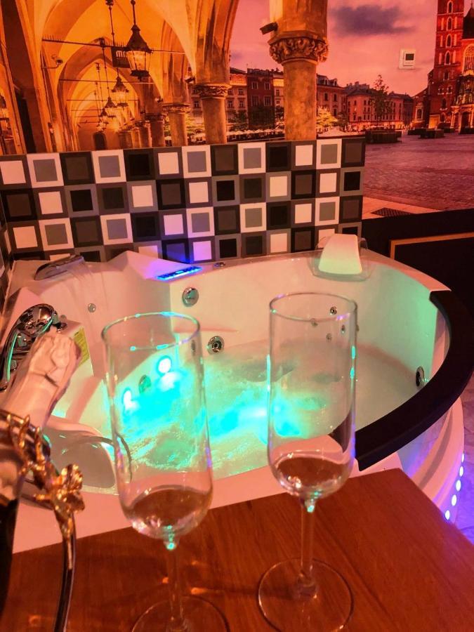 Underground Jacuzzi Rooms Краков Экстерьер фото