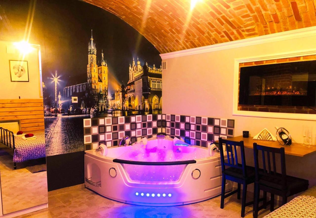 Underground Jacuzzi Rooms Краков Экстерьер фото